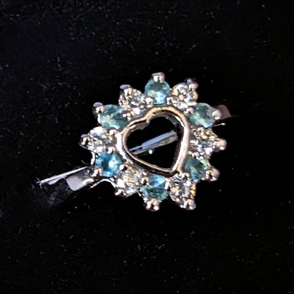 Heart Shaped .925 Sterling Silver Ring w/ Teal & Clear Brilliant Cubic Zirconia! - Picture 4 of 4